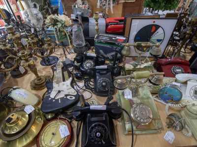 ...lo spazio riservato ai telefoni pi� datati...